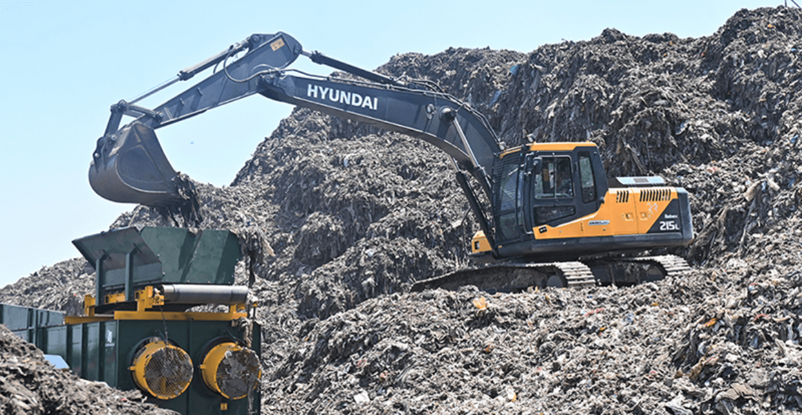 How HD Hyundai Excavators are Revolutionizing Solid Waste Management