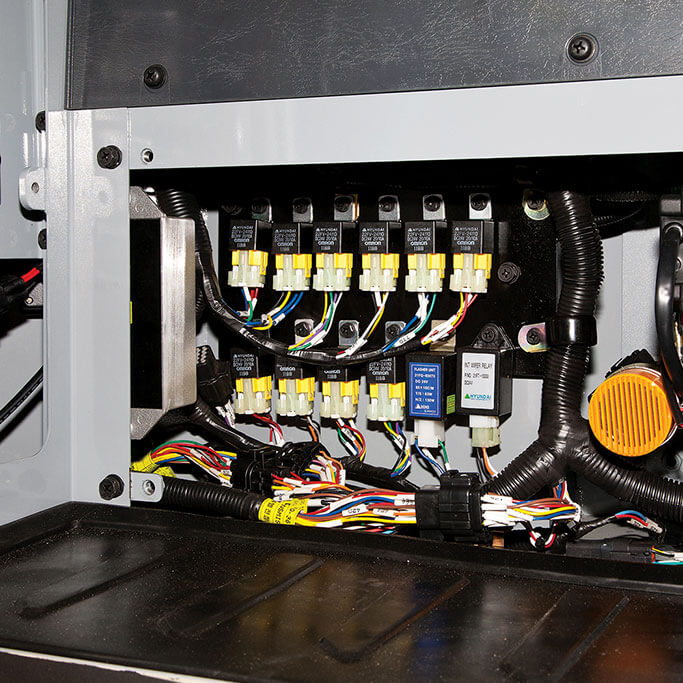  Easy Access to Electrical Components
